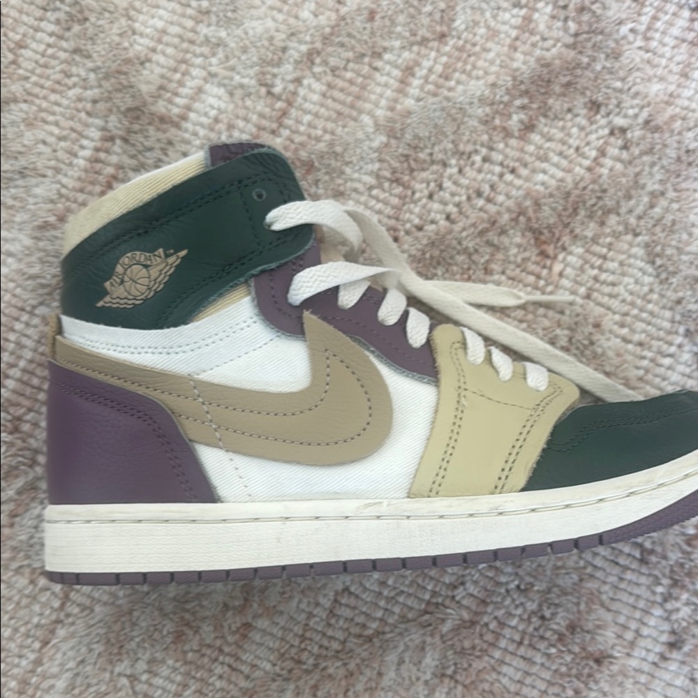 Nike Galactic Jade Air Jordan . Women’s sz 7.5 Multicolor High-Top Sneakers